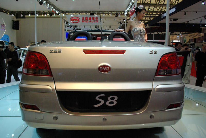 Illustration for article titled BYD B8 Convertible: Impending Doom Never Looked So Good, SL-like